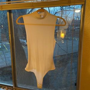 xs free people mock neck white body suite!